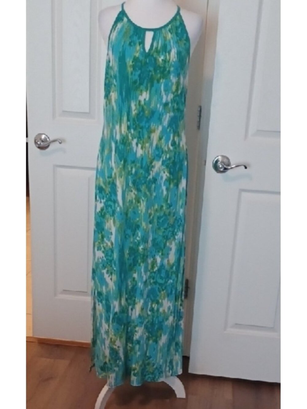 -- Green and White Sleeveless Maxi Dress With Slits On Both Sides Women's Medium - Picture 11 of 11